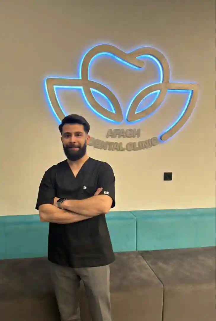 دکتر حامد ثابت جراح دندان‌پزشک