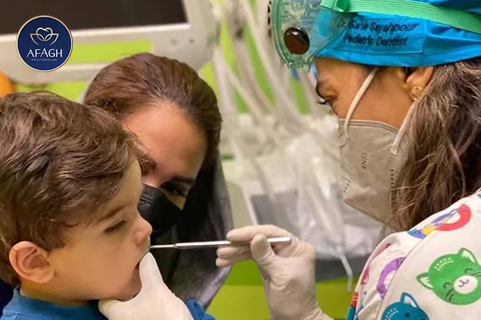 نقش والدین در موفقیت درمان دندانپزشکی کودکان